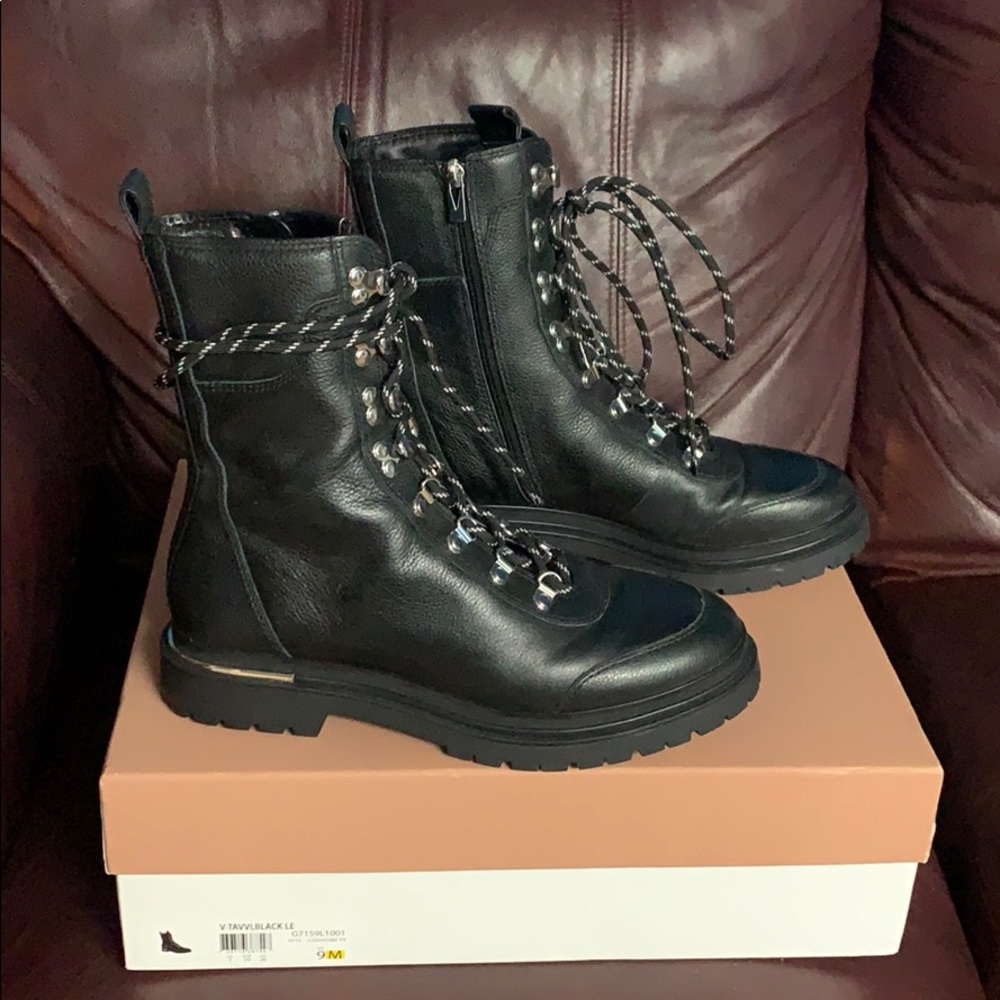 Brand new Via Spiga Booties